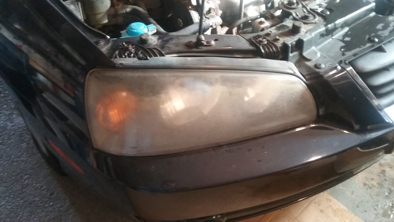2005 Hyundai Elantra passenger side headlight